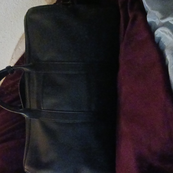 COACH Leather Gotham Ji/Black Duffle - Picture 1 of 3